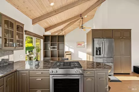 Kitchen - 23121 Vineyard Rd, Geyserville, CA 95441 photo 7 of 11