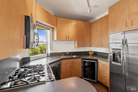 Kitchen - 23121 Vineyard Rd, Geyserville, CA 95441 photo 9 of 11