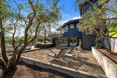 Exterior - 23121 Vineyard Rd, Geyserville, CA 95441 photo 11 of 15
