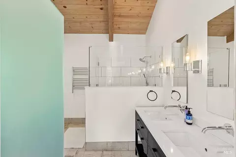 Bath - 23121 Vineyard Rd, Geyserville, CA 95441 photo 1 of 5