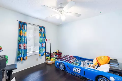 Bedroom - 3478 Willis Dr, Napa, CA 94558 photo 4 of 5