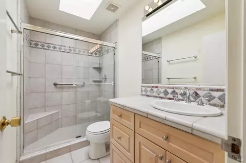 Bath - 51 Marin Ave, Sausalito, CA 94965 photo 1 of 4