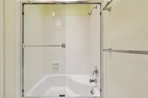 Bath - 51 Marin Ave, Sausalito, CA 94965 photo 3 of 4