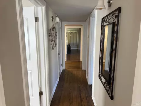 Entry Way - 1208 Amador St, Vallejo, CA 94590 photo 2 of 3