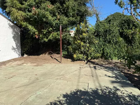 Exterior - 1208 Amador St, Vallejo, CA 94590 photo 5 of 5