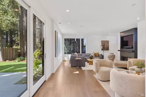 104 Baltimore Ave, Larkspur, CA 94939