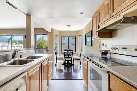 29 Sailmaker Ct, San Rafael, CA 94903