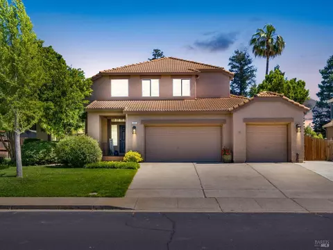 257 Bantry Dr, Vacaville, CA 95688