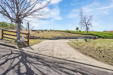 1109 Headlands Dr, Napa, CA 94558