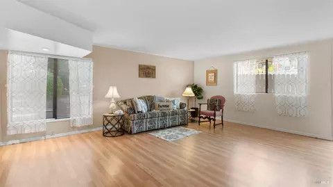 Living - 1104 Birch Dr, Petaluma, CA 94952 photo 6 of 8