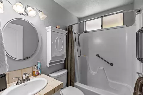 Bath - 12 Cold Springs Rd, Angwin, CA 94508 photo 3 of 4