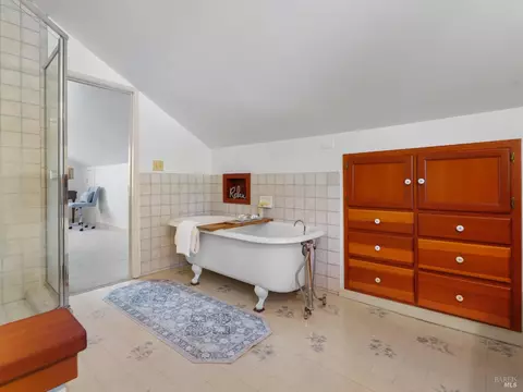 Bath - 720 Grove Ave, Ukiah, CA 95482 photo 4 of 4