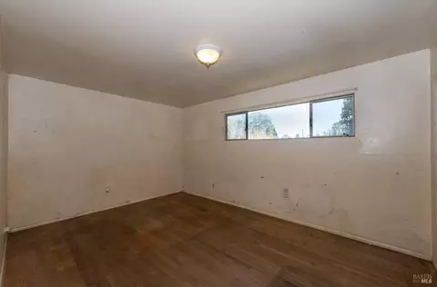 Bedroom - 141 Hillview Dr, Cloverdale, CA 95425 photo 5 of 5