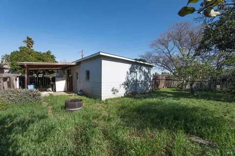 Exterior - 141 Hillview Dr, Cloverdale, CA 95425 photo 7 of 8