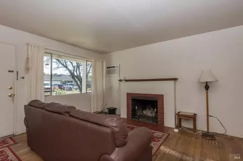 Living - 141 Hillview Dr, Cloverdale, CA 95425 photo 5 of 6
