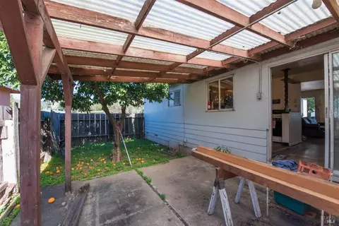 Exterior - 141 Hillview Dr, Cloverdale, CA 95425 photo 3 of 8