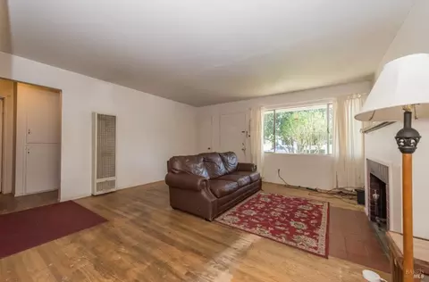 Living - 141 Hillview Dr, Cloverdale, CA 95425 photo 2 of 6