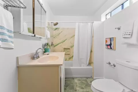 Bath - 246 Jordan St, Vallejo, CA 94591 photo 2 of 2