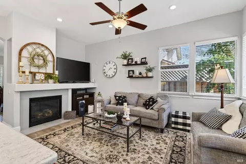 8484 Trione Cir, Windsor, CA 95492 photo 11