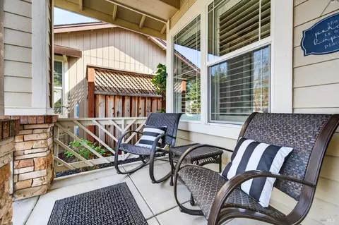 8484 Trione Cir, Windsor, CA 95492 photo 2