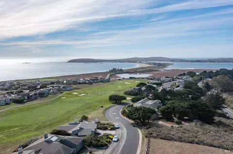 19909 Heron Dr, Bodega Bay, CA 94923