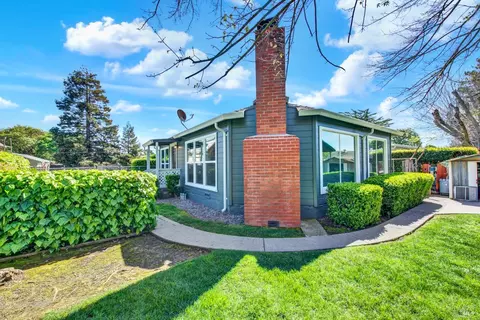 Exterior - 309 Hamilton Dr, Fairfield, CA 94533 photo 6 of 9