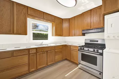 Kitchen - 309 Hamilton Dr, Fairfield, CA 94533 photo 2 of 2