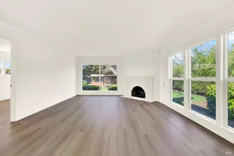 Living - 309 Hamilton Dr, Fairfield, CA 94533 photo 2 of 5