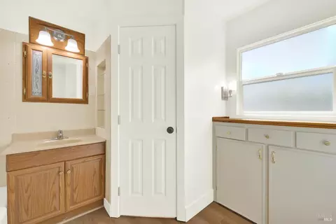 Bath - 309 Hamilton Dr, Fairfield, CA 94533 photo 1 of 2