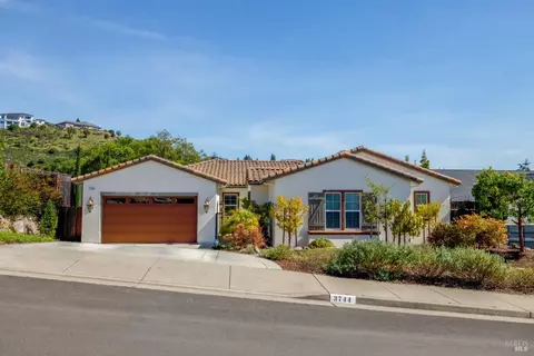 3744 Crown Hill Dr, Santa Rosa, CA 95404