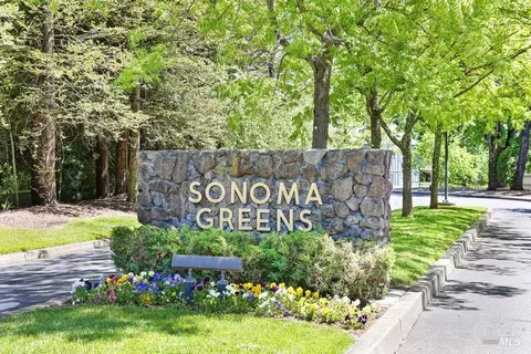 18116 California Ct, Sonoma, CA 95476