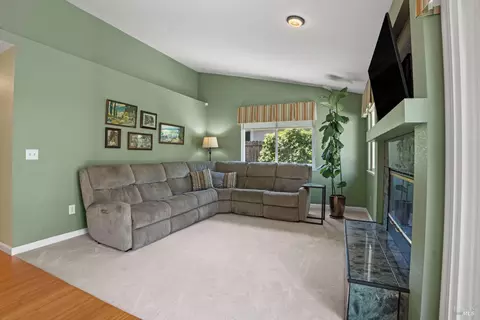 Living - 2236 Silver Fox Cir, Fairfield, CA 94534 photo 1 of 2