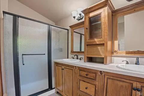 Bath - 2236 Silver Fox Cir, Fairfield, CA 94534 photo 2 of 3
