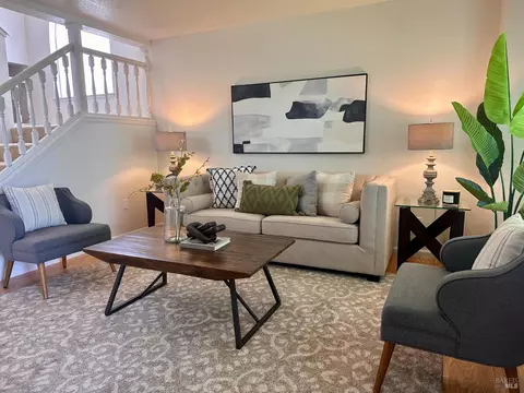 131 Cambridge Dr, Vacaville, CA 95687