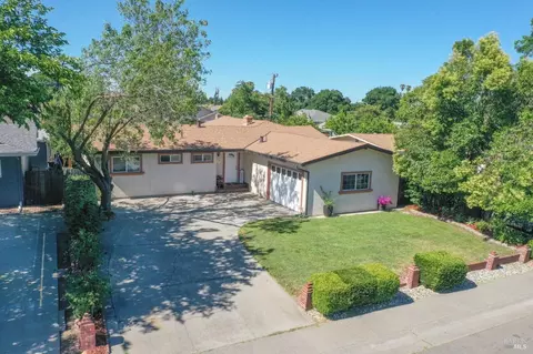 630 Sierra Dr, Dixon, CA 95620