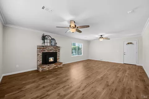 Living - 130 Longview Dr, Vacaville, CA 95687 photo 5 of 13