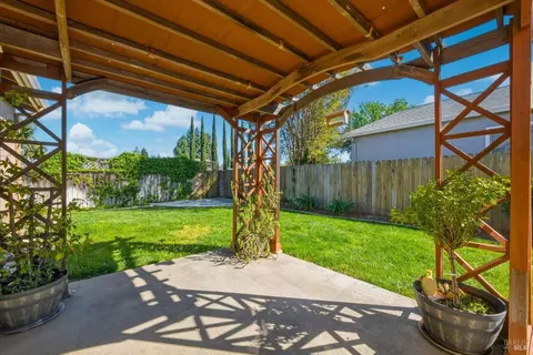Exterior - 130 Longview Dr, Vacaville, CA 95687 photo 11 of 24