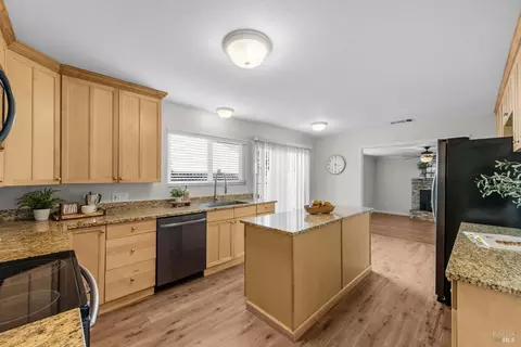 Kitchen - 130 Longview Dr, Vacaville, CA 95687 photo 1 of 10