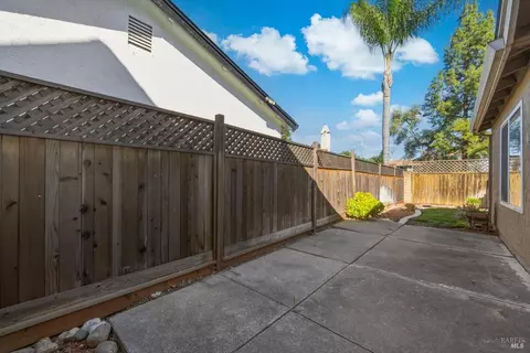 Exterior - 130 Longview Dr, Vacaville, CA 95687 photo 20 of 24
