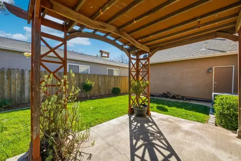 Exterior - 130 Longview Dr, Vacaville, CA 95687 photo 9 of 24