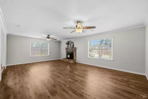 Living - 130 Longview Dr, Vacaville, CA 95687 photo 8 of 13