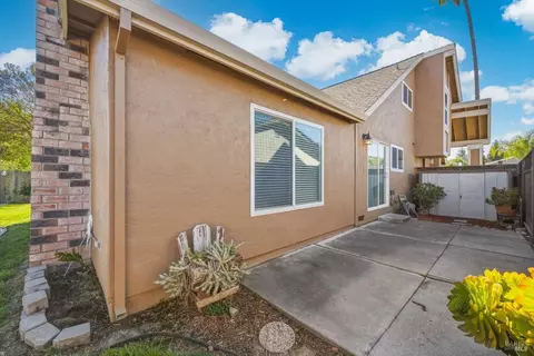 Exterior - 130 Longview Dr, Vacaville, CA 95687 photo 18 of 24