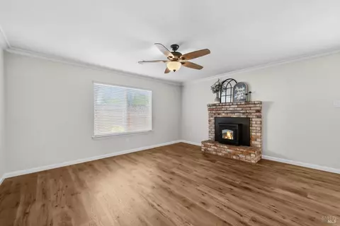 Living - 130 Longview Dr, Vacaville, CA 95687 photo 9 of 13