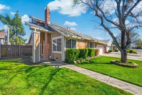Exterior - 130 Longview Dr, Vacaville, CA 95687 photo 5 of 24