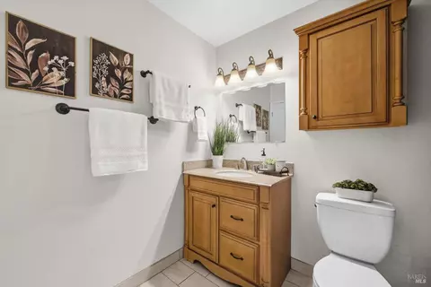 Bath - 130 Longview Dr, Vacaville, CA 95687 photo 3 of 5