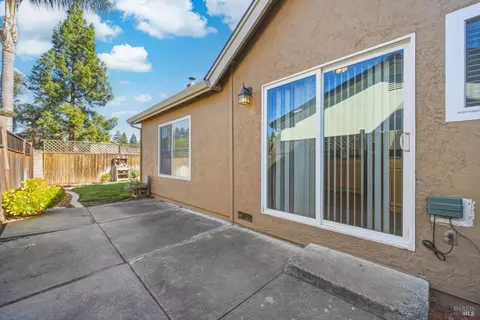 Exterior - 130 Longview Dr, Vacaville, CA 95687 photo 19 of 24