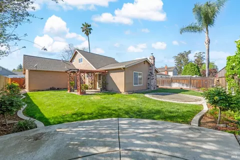 Exterior - 130 Longview Dr, Vacaville, CA 95687 photo 7 of 24