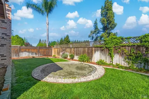 Exterior - 130 Longview Dr, Vacaville, CA 95687 photo 15 of 24