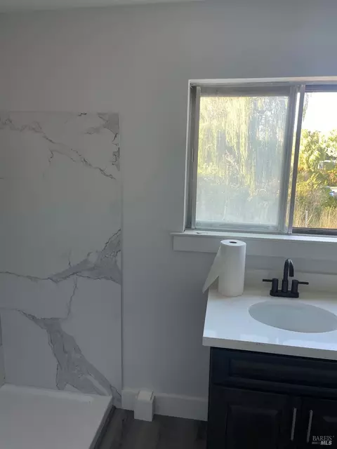 Bath - 4416 Solano Rd, Fairfield, CA 94533 photo 4 of 11