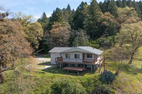 54021 Wildwood Dr, Laytonville, CA 95454